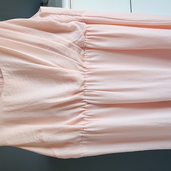 Beautiful soft pink dress! - Picture 3 of 10